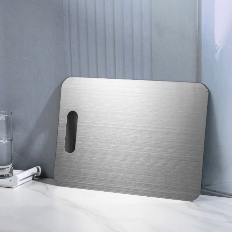 <p>Why Is Titanium The Best Cutting Board Of All Time?</p>